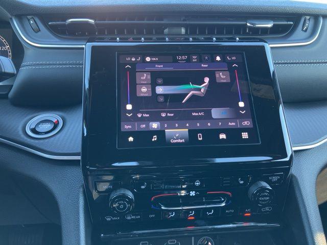 2026 Jeep Grand Cherokee L Altitude 4x2