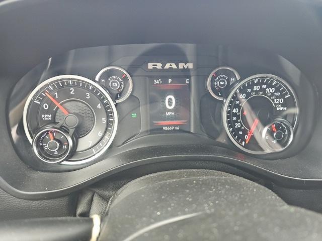 2020 Ram 1500 Big Horn Crew Cab 4x4 5'7" Box