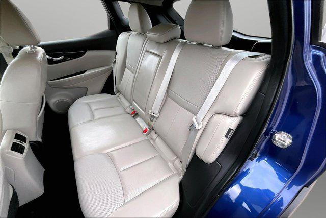 2022 Nissan Rogue Sport SL FWD Xtronic CVT