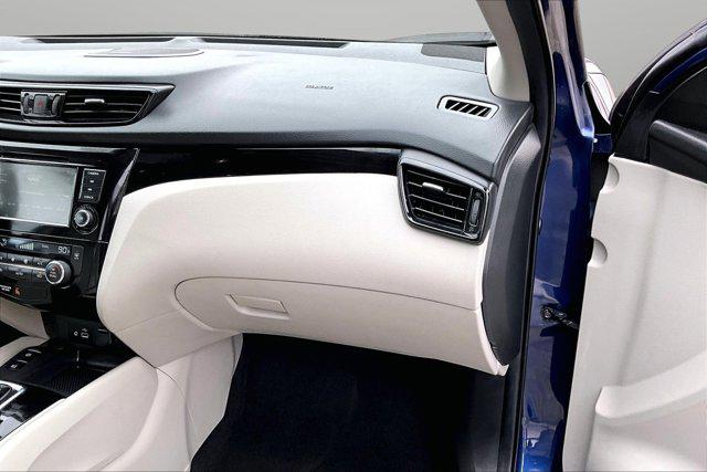 2022 Nissan Rogue Sport SL FWD Xtronic CVT