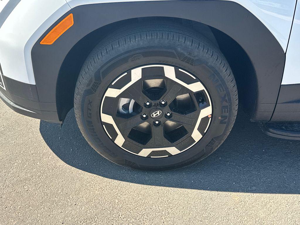 New 2026 White HYUNDAI SEL FWD image 12