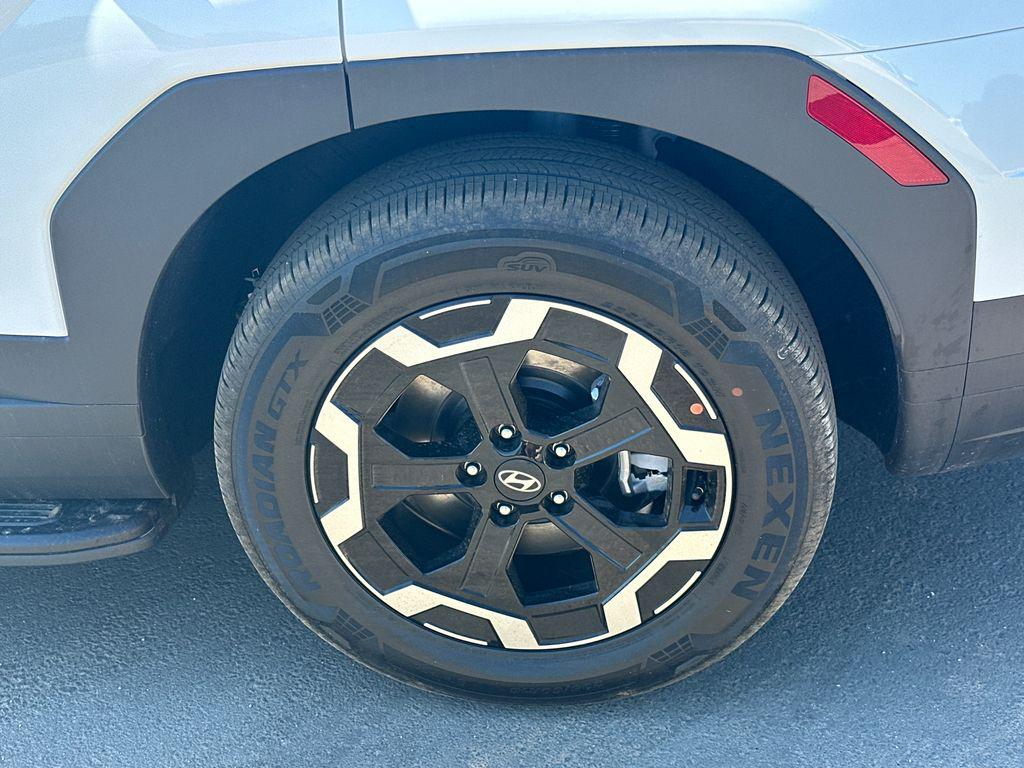 New 2026 White HYUNDAI SEL FWD image 20