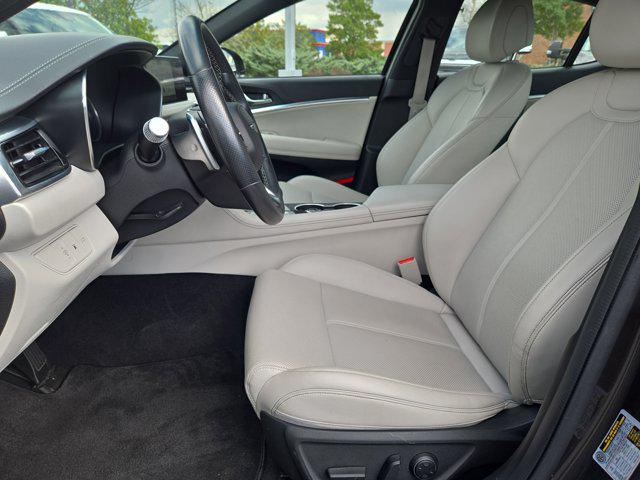 2025 Genesis G70 2.5T RWD