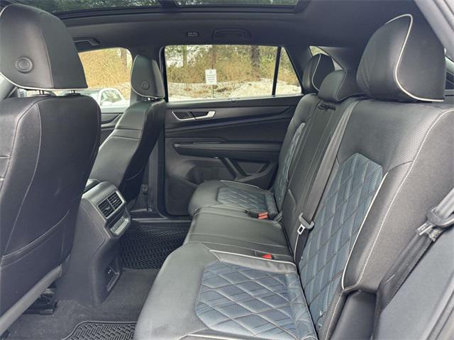 2025 Volkswagen Atlas Cross Sport 2.0T SEL Premium R-Line