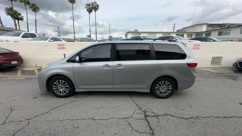 2019 Toyota Sienna XLE 8 Passenger
