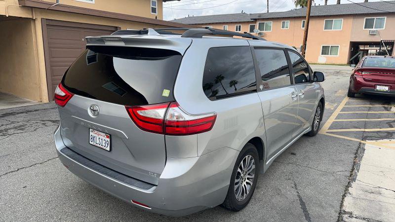 2019 Toyota Sienna XLE 8 Passenger