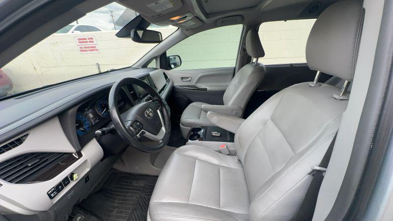 2019 Toyota Sienna XLE 8 Passenger
