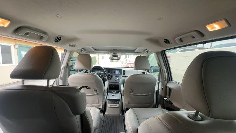2019 Toyota Sienna XLE 8 Passenger