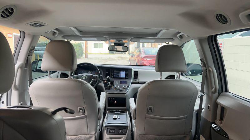2019 Toyota Sienna XLE 8 Passenger