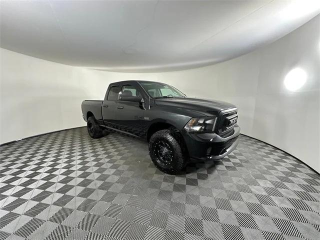 2017 RAM 1500 Express Quad Cab 4x4 64 Box
