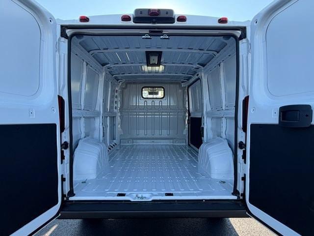 2026 Ram ProMaster Cargo Van Tradesman Low Roof 136 WB w/Pass Seat