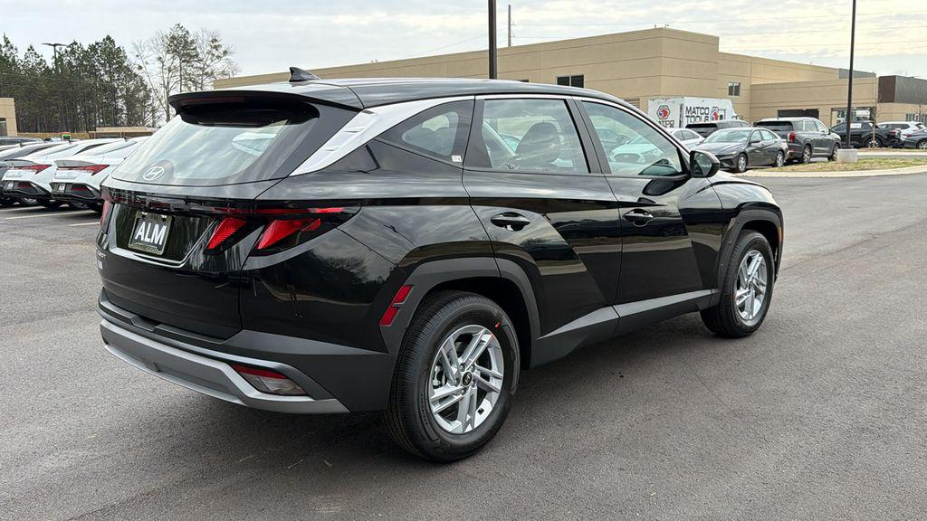 New 2026 Phantom Black HYUNDAI SE FWD image 6