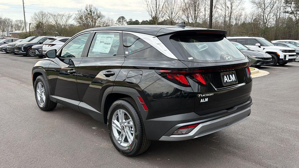New 2026 Phantom Black HYUNDAI SE FWD image 8