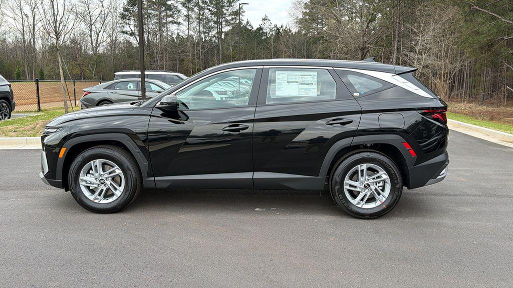 New 2026 Phantom Black HYUNDAI SE FWD image 9
