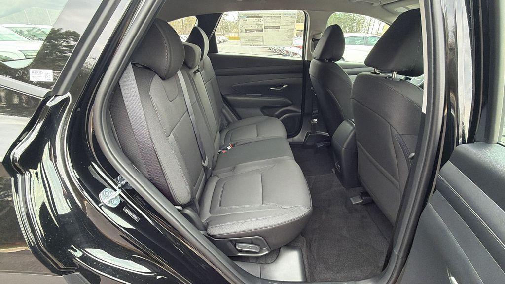 New 2026 Phantom Black HYUNDAI SE FWD image 17