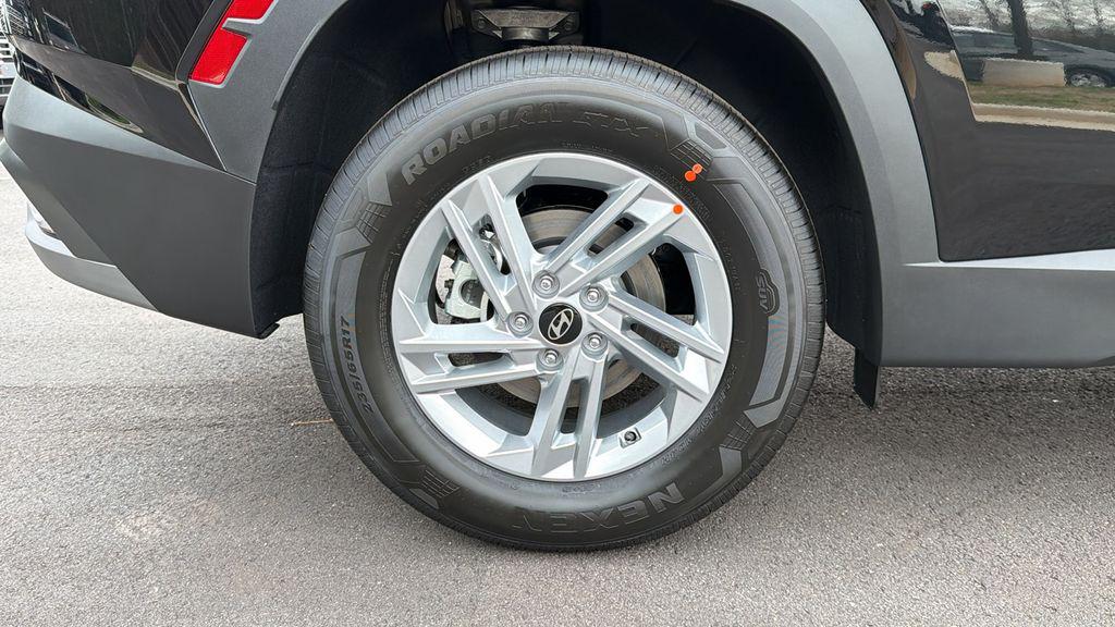 New 2026 Phantom Black HYUNDAI SE FWD image 19