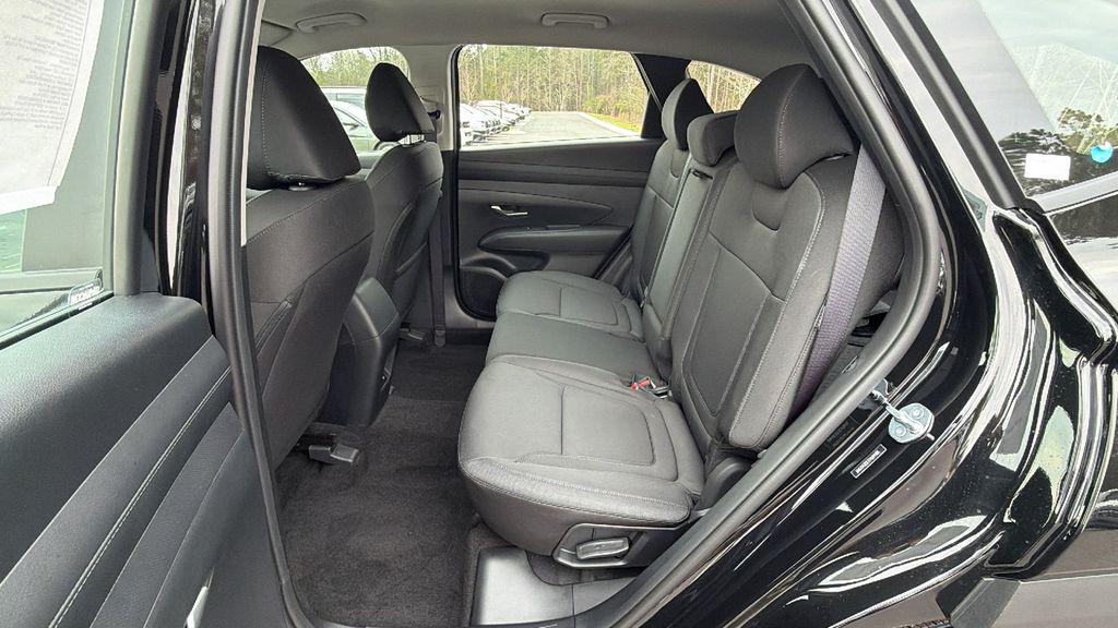 New 2026 Phantom Black HYUNDAI SE FWD image 22