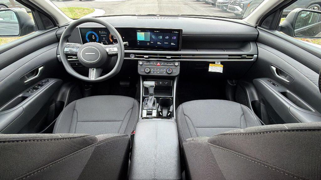 New 2026 Phantom Black HYUNDAI SE FWD image 24