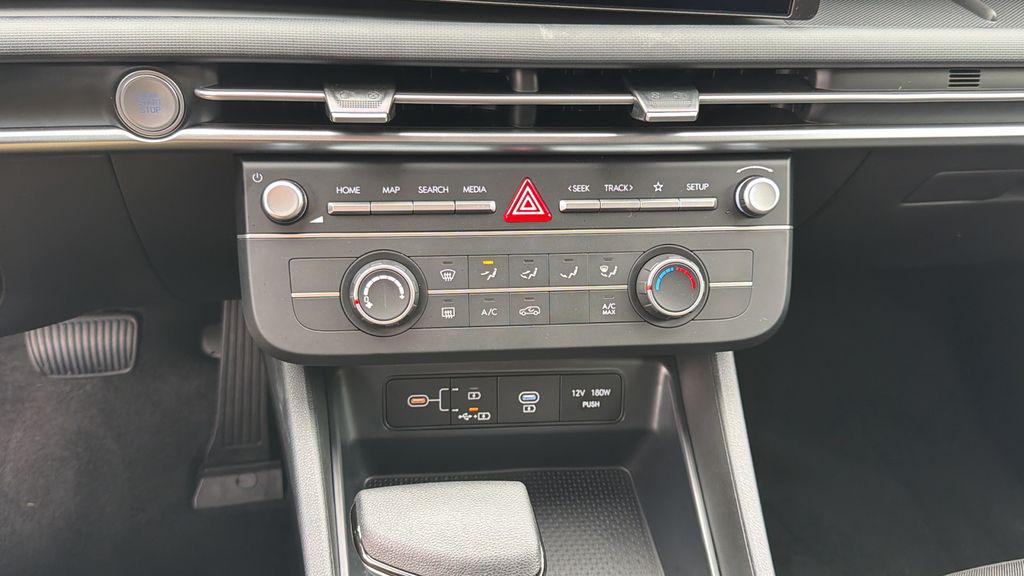 New 2026 Phantom Black HYUNDAI SE FWD image 28