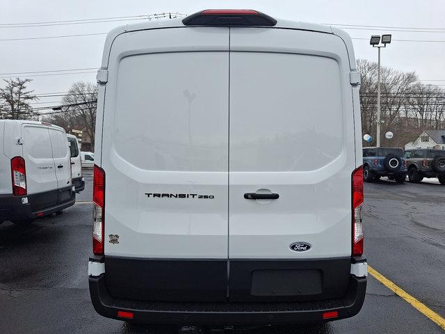 2026 Ford Transit Cargo Van T-250 148" Med Rf 9150 GVWR RWD