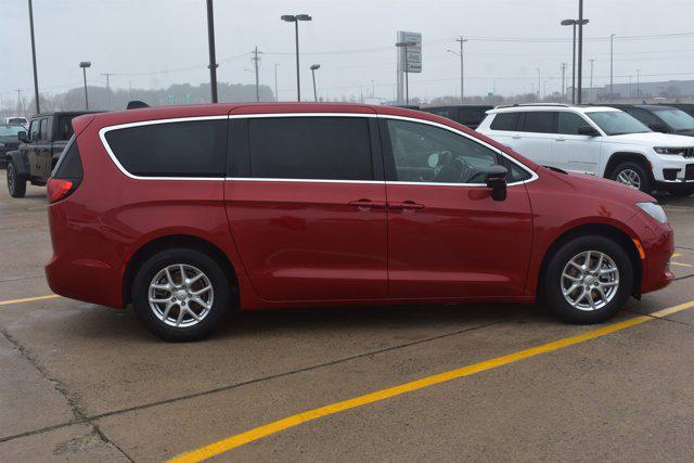 2026 Chrysler Voyager LX