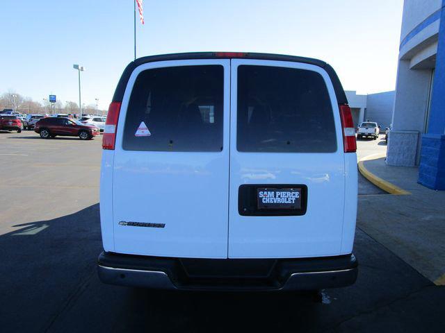 2021 Chevrolet Express Passenger RWD 2500 Regular Wheelbase LT