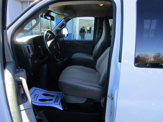 2021 Chevrolet Express Passenger RWD 2500 Regular Wheelbase LT