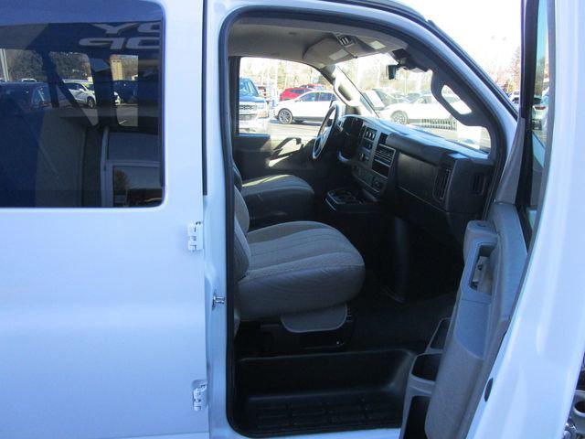 2021 Chevrolet Express Passenger RWD 2500 Regular Wheelbase LT