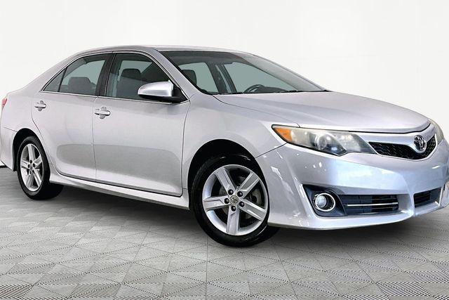 2012 Toyota Camry 2.5 Auto SE's photo