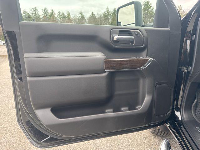 2026 GMC Sierra 2500HD Regular Cab, Long Bed, SLE, 4WD
