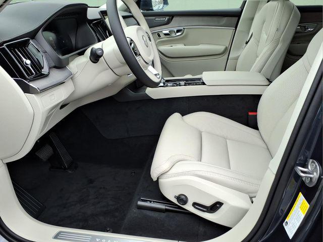 2026 Volvo XC90 Ultra, B6 AWD Gas (mild hybrid), Gasoline, Bright, 7 Seats