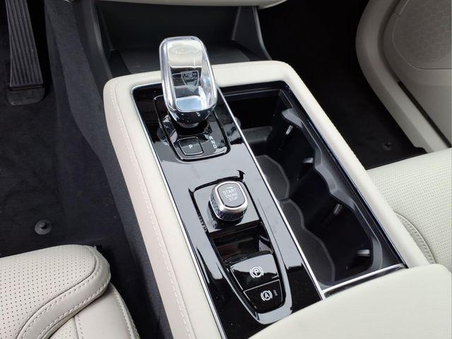 2026 Volvo XC90 Ultra, B6 AWD Gas (mild hybrid), Gasoline, Bright, 7 Seats