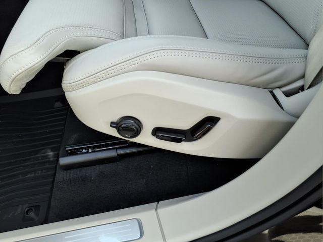 2026 Volvo XC90 Ultra, B6 AWD Gas (mild hybrid), Gasoline, Bright, 7 Seats