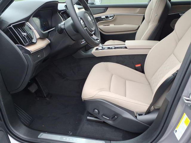 2026 Volvo XC90 Plus, B6 AWD Gas (mild hybrid), Gasoline, Bright, 7 Seats