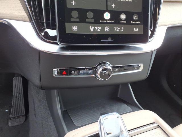 2026 Volvo XC90 Plus, B6 AWD Gas (mild hybrid), Gasoline, Bright, 7 Seats