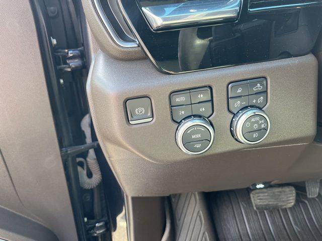 2022 GMC Sierra 1500 4WD Crew Cab Standard Box SLT