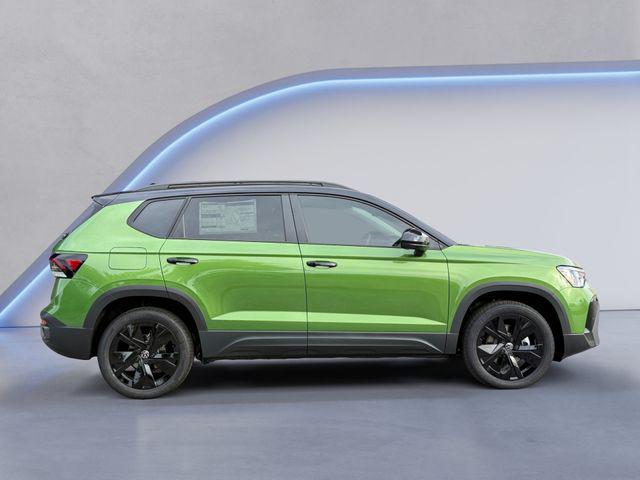 2026 Volkswagen Taos SE Black