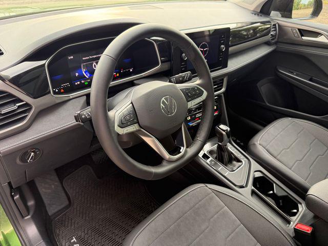 2026 Volkswagen Taos SE Black