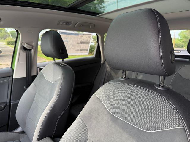 2026 Volkswagen Taos SE Black