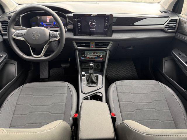 2026 Volkswagen Taos SE Black