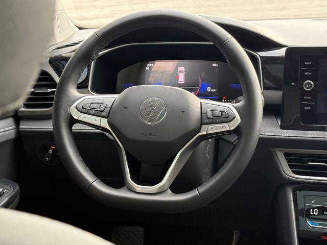2026 Volkswagen Taos SE Black