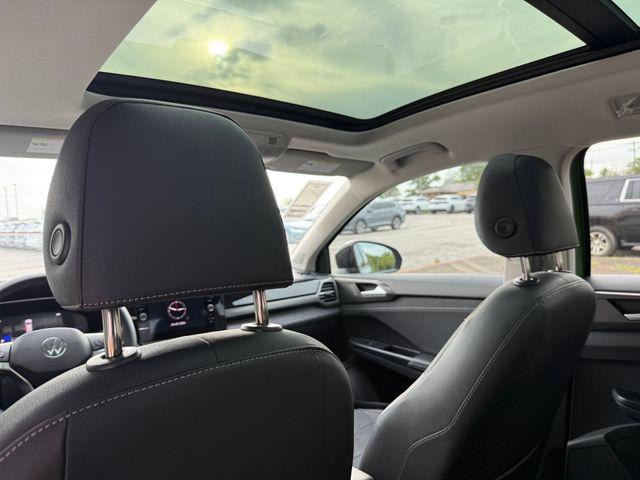 2026 Volkswagen Taos SE Black