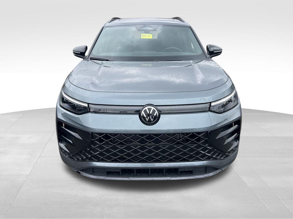 2026 Volkswagen Tiguan SE R-LINE BLACK - Photo 3