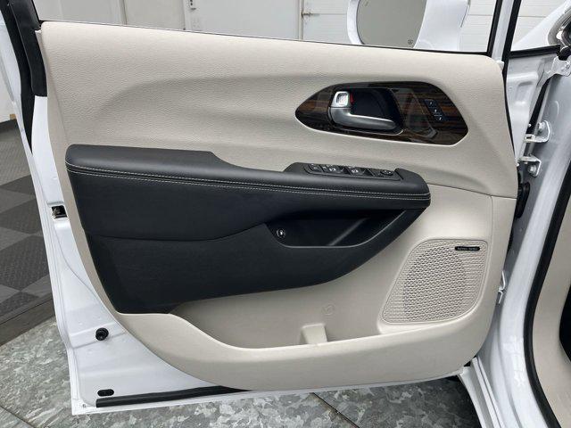 2022 Chrysler Pacifica Hybrid Limited