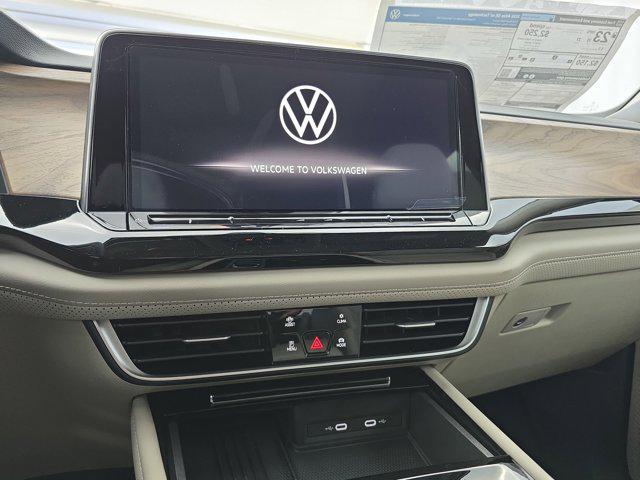 2026 Volkswagen Atlas SE with Technology