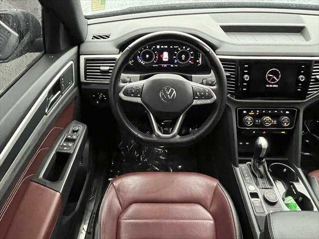 2023 Volkswagen Atlas Cross Sport 3.6L V6 SEL Premium R-Line