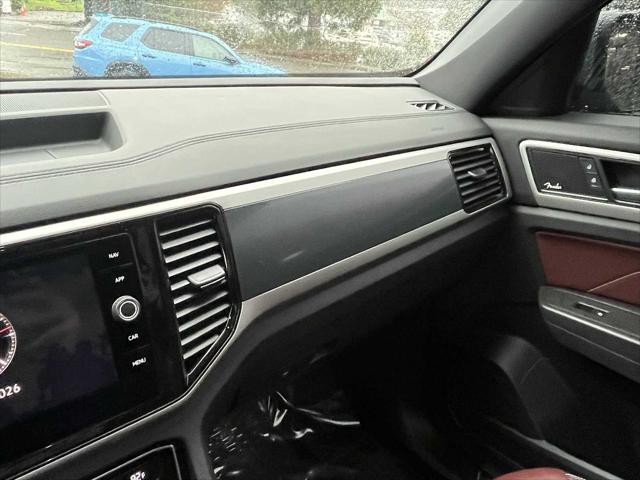2023 Volkswagen Atlas Cross Sport 3.6L V6 SEL Premium R-Line