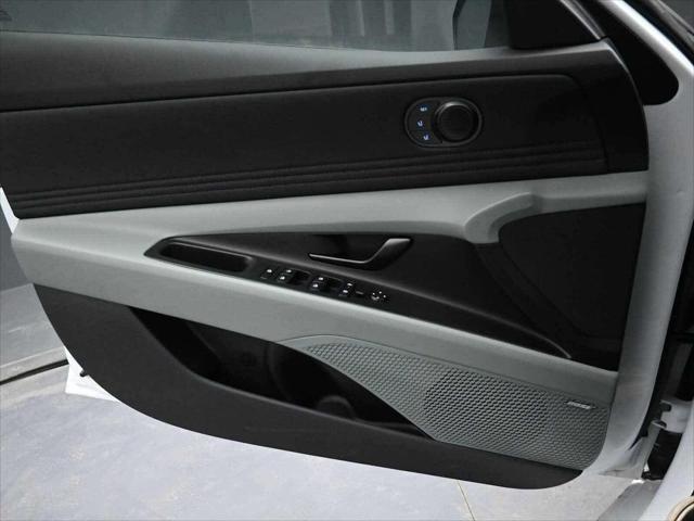 2025 Hyundai Elantra Hybrid Limited