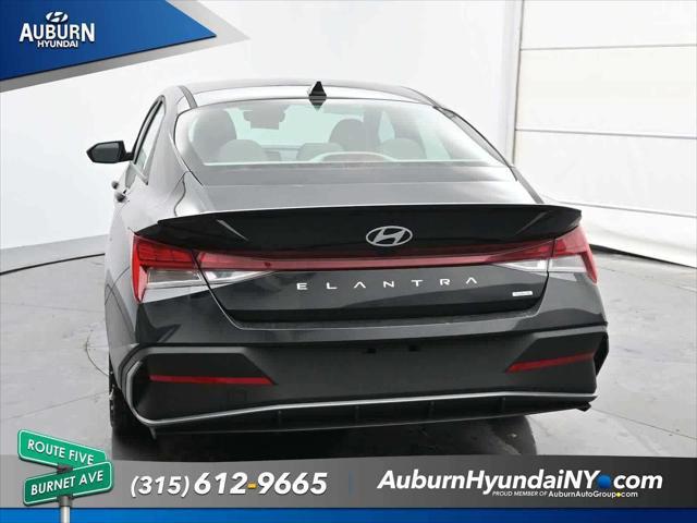 2025 Hyundai Elantra Hybrid SEL Sport
