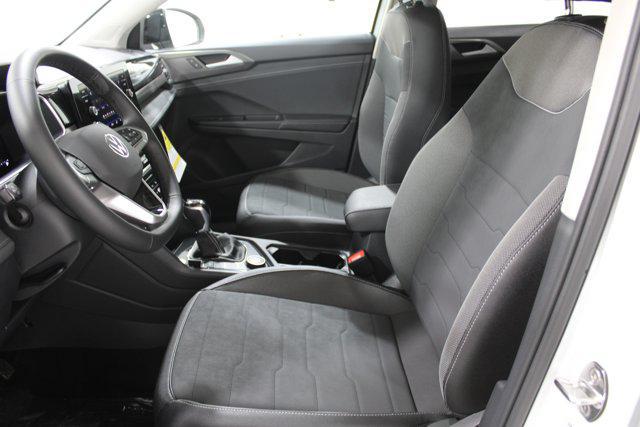 2026 Volkswagen Taos SE Black